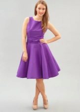 Vestido vintage lilás no estilo dos anos 50
