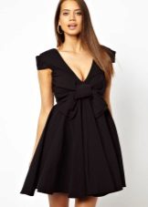 Black dress, flared from the chest