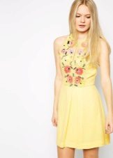 Sommer gul flared kjole