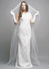 Дългата сватбена рокля на жакард