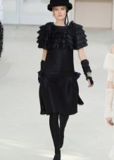 „Chanel“ rudens suknelė su trumpomis rankovėmis