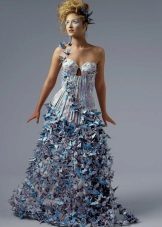 A-line papírové šaty