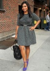 Gray dress with a bell skirt for full with lilac suede shoes with heels