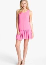 Roze korte jurk met lage taille