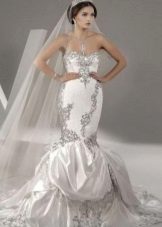 vestido de novia de brocado de plata