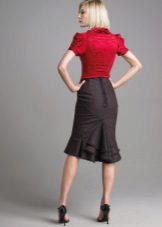 nederdel med frill i kostet af en forretningskvinde