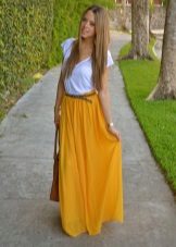 falda larga de verano amarilla
