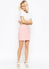 Slim mini pink skirt