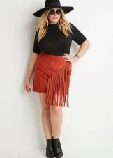Mini skirt bata merah dengan pinggir