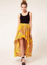 Skirt dengan kereta api warna cerah