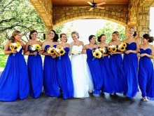 Mėlynos suknelės, skirtos bridesmaids
