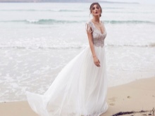 Vestido de noiva de Anna Campbell 2016 com decoração no corpete