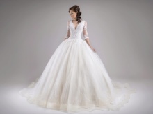 Gaun pengantin yang indah dengan lengan baju