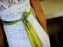 Vestido de noiva de crochê tricotado Chi Krnets vista de trás
