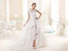 Nicole Fashion Group magas alacsony esküvői ruha