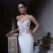 vestido de noiva franco com um espartilho transparente