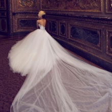 Gaun pengantin dengan chiffon panjang kereta api 2016
