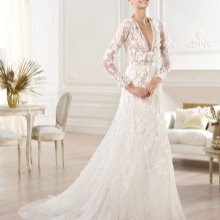 Vestido de novia de la colección 2014 de Elie Saab con escote profundo.