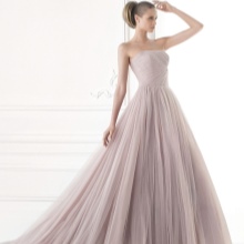 „Pronovias“ spalvinga vestuvių suknelė