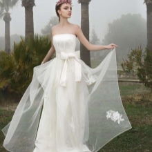 Сватбена рокля с подвижна пола