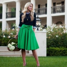 חצאית ירוקה עם קשת