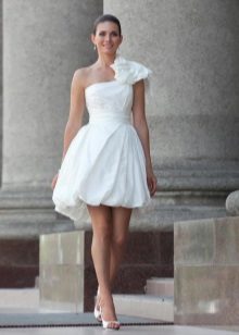 Vestido de novia con falda globo