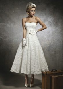 Vestuvinė suknelė trumpa su ilgomis sijomis