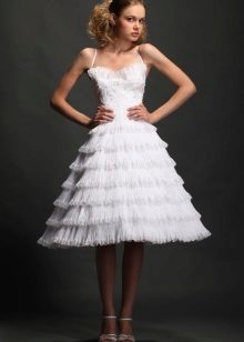 Gaun pengantin dengan skirt lonceng