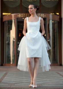Vestido de noiva curto decote quadrado