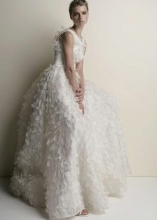 Gaun Perkahwinan oleh Daniel Bazil