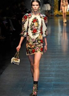 Rochie de mireasa in stil rusesc de la Dolce & Gabbana