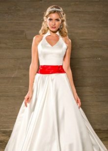 A-line svatební šaty s mašlí
