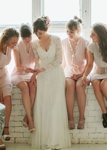 Provanso stiliaus vestuvių suknelė su ilgomis rankovėmis