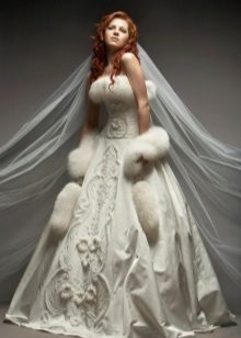 Žiemos vestuvių suknelė