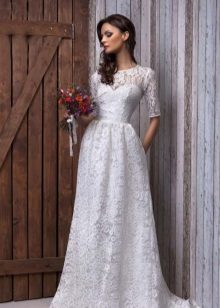 Lace bröllopsklänning av RARA AVIS