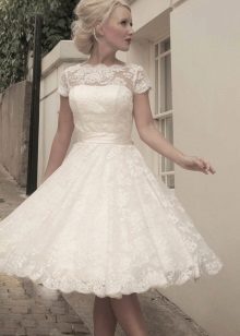 Retro Blonder Wedding Dress