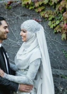 Berlian buatan Dihiasi Wedding Hijab