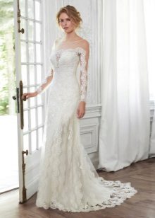 Gaun pengantin dengan lurus terbuka