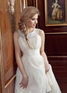 Gaun pengantin dalam gaya heroik oleh Anna Bogdan
