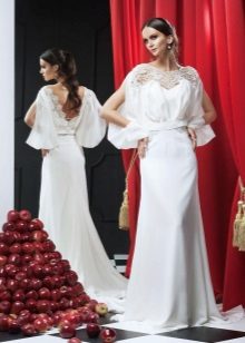فستان زفاف مع الأكمام مع إدراج الدانتيل