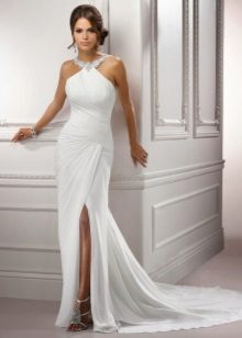 Gaun pengantin dalam gaya Yunani dengan kereta api