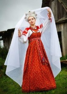 Esküvői ruha az orosz stílusban