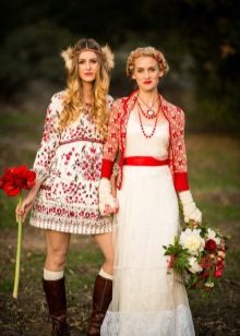 Bryllupskjole styliseret russisk stil