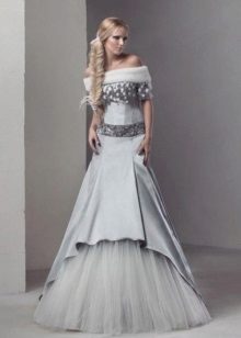 Bröllopsklänning från designers i rysk stil