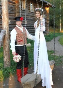 Gaun pengantin dengan kereta api dalam gaya Rusia