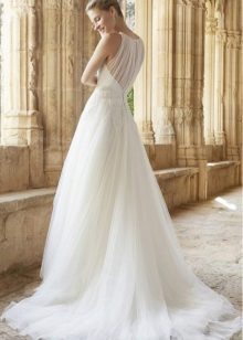 Gaun pengantin dari chiffon Raimon Bundo