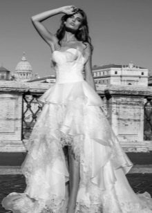 Svatební šaty z Alessandro Angelozzi