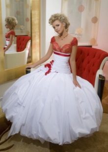Vestido de noiva com corpete vermelho