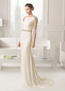 gaun pengantin dengan lengan pendek