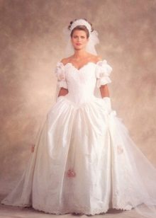 Vestido de noiva no estilo dos anos 80